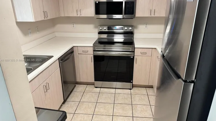 Douglas Grand #412 image #11