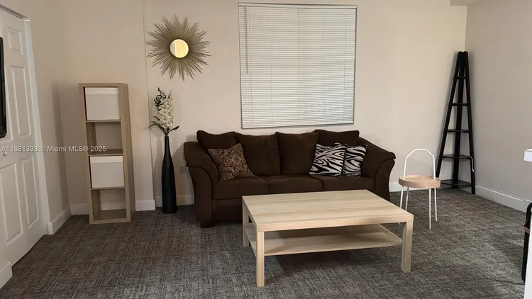 Douglas Grand #412 image #7