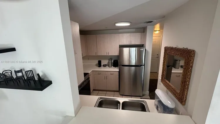 Douglas Grand #412 image #8