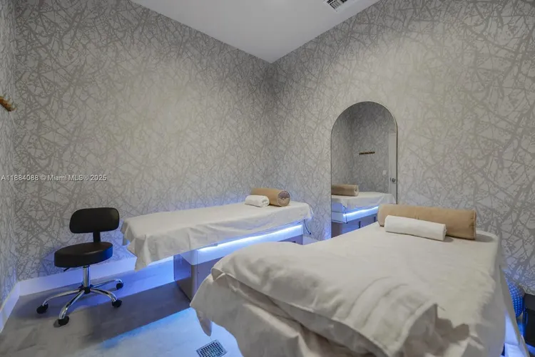 Smart Brickell #1601 image #20