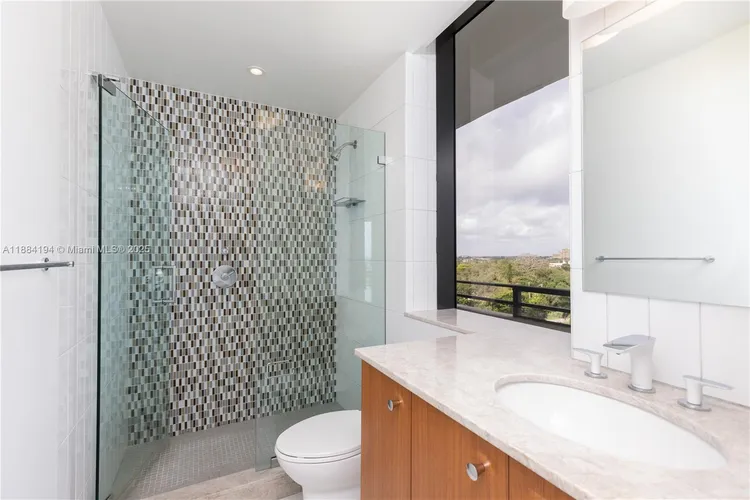 Palm Bay Towers #9N image #15