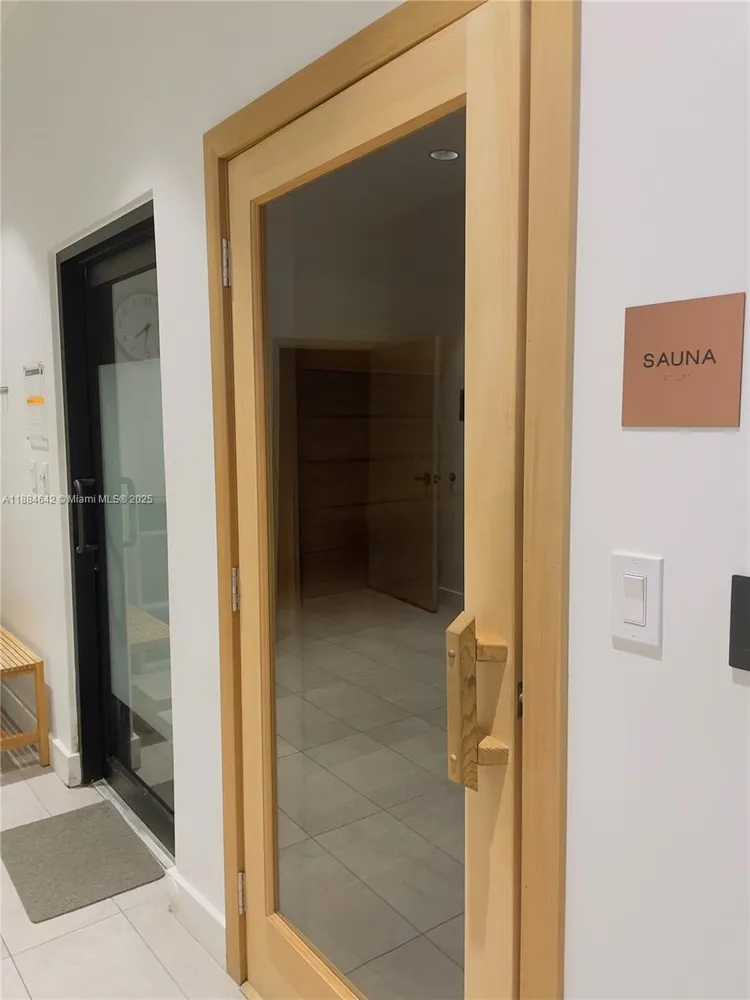 Jockey Club III #2056 image #11