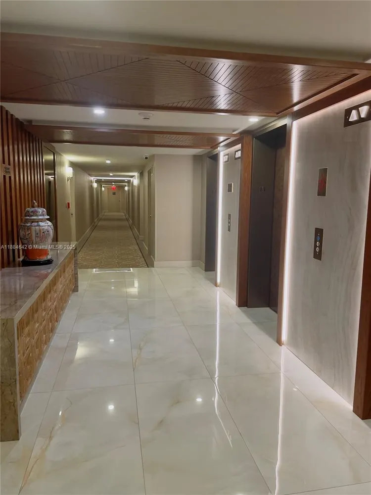 Jockey Club III #2056 image #14