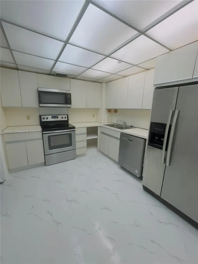 Jockey Club III #2056 image #18