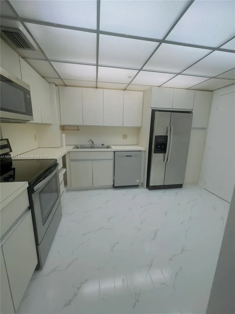 Jockey Club III #2056 image #19