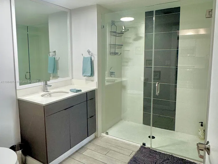 26 Edgewater #901 image #11