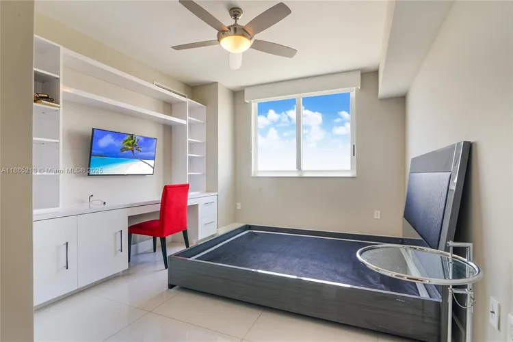 Duo Condo #807W image #10