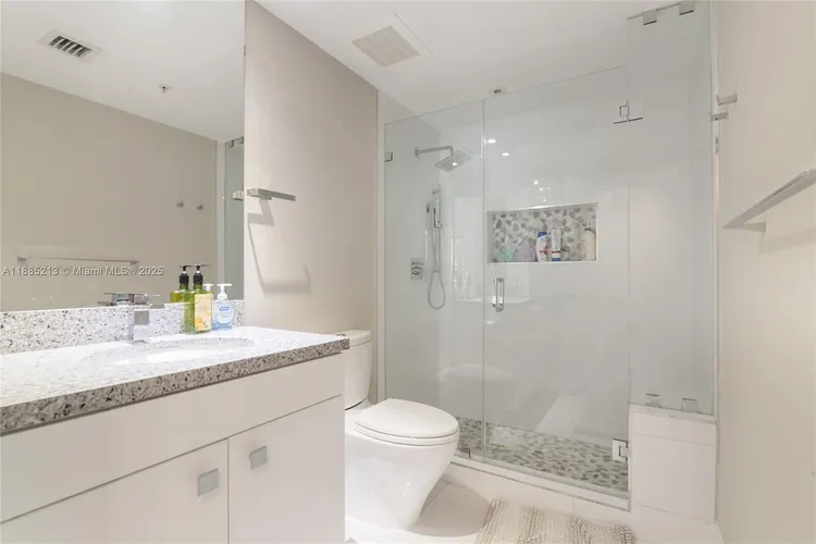 Duo Condo #807W image #9