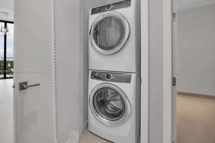Park Grove Club Residences #2008 image #19
