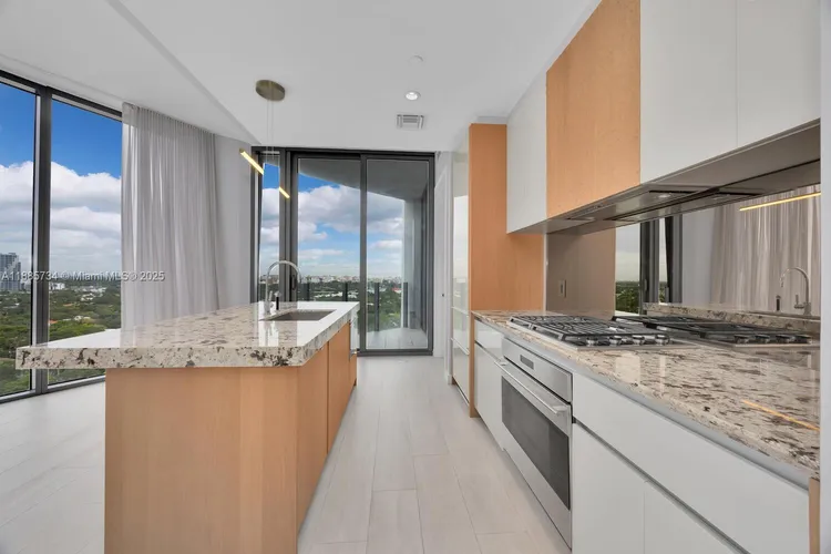 Park Grove Club Residences #2008 image #8