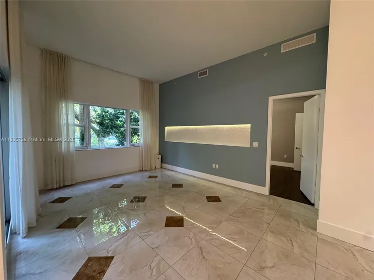 Turnberry Village #104 image #13