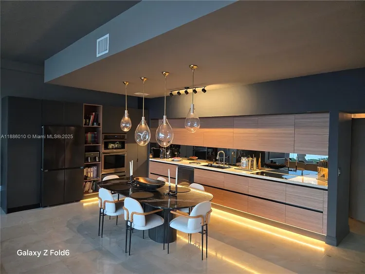 Space 01 Lofts #902 image #16