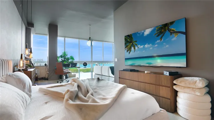 Space 01 Lofts #902 image #19