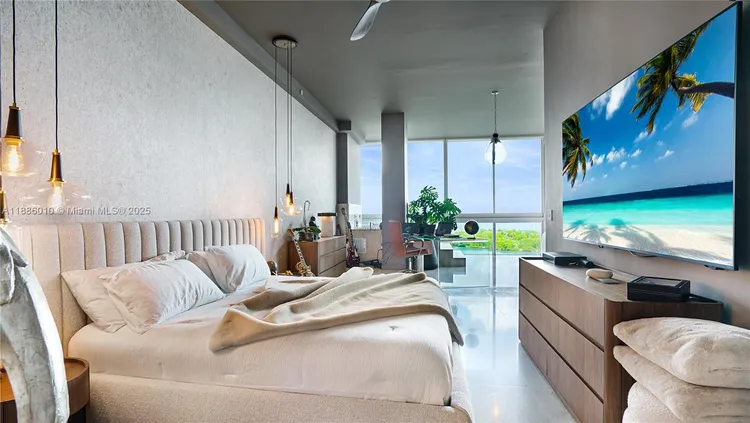 Space 01 Lofts #902 image #20