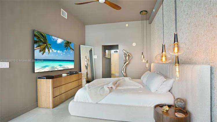 Space 01 Lofts #902 image #23