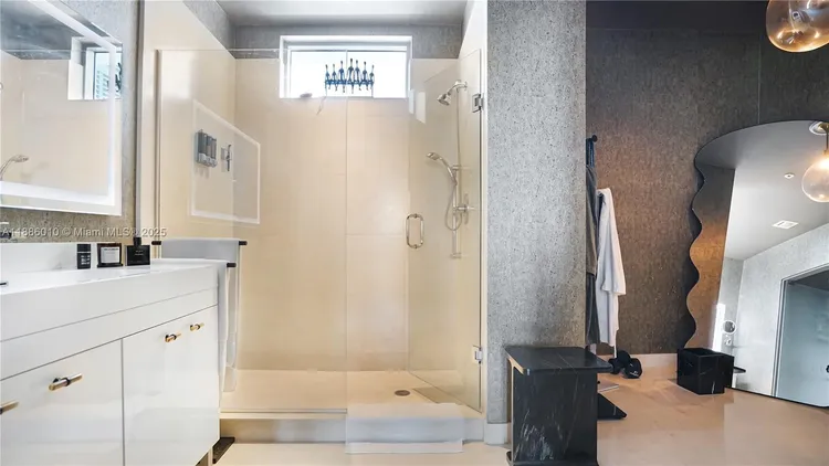 Space 01 Lofts #902 image #25