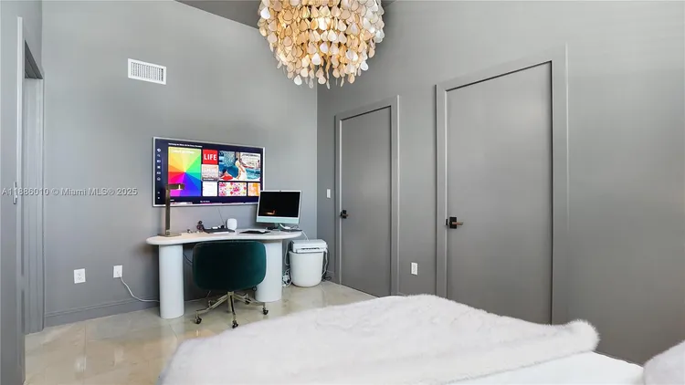 Space 01 Lofts #902 image #30