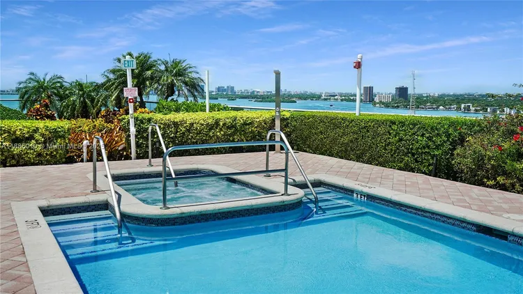 Space 01 Lofts #902 image #34