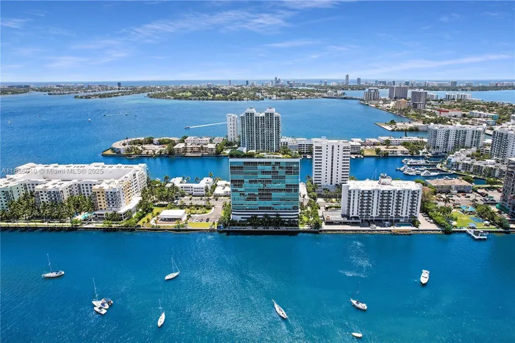 Space 01 Lofts #902 image #37