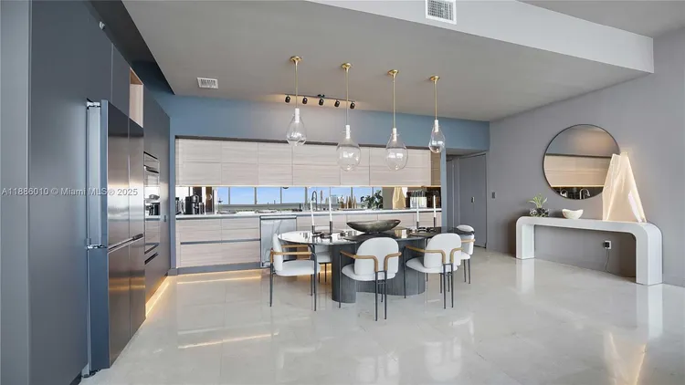 Space 01 Lofts #902 image #41