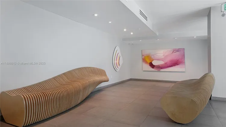 Space 01 Lofts #902 image #52