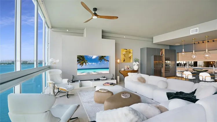 Space 01 Lofts #902 image #6