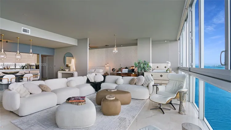 Space 01 Lofts #902 image #8