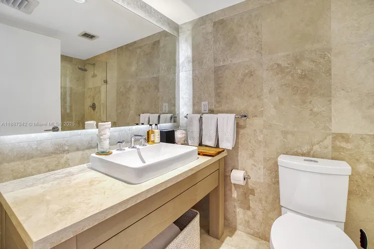 1 Hotel & Homes #945 image #11