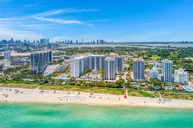 1 Hotel & Homes #945 image #19