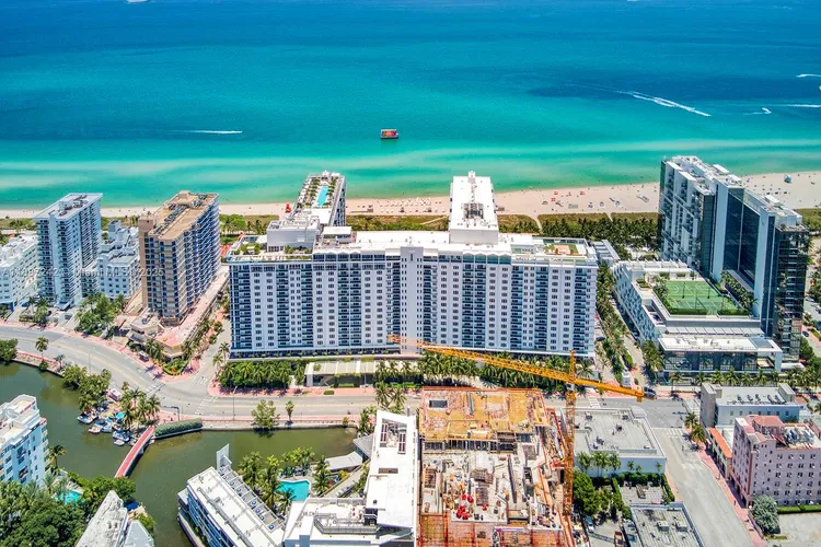 1 Hotel & Homes #945 image #22