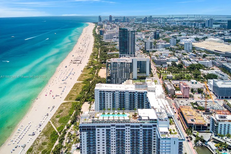 1 Hotel & Homes #945 image #23