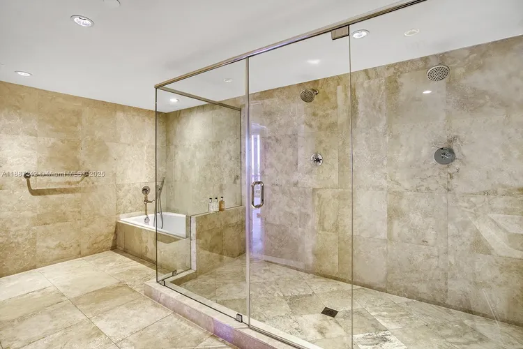 1 Hotel & Homes #945 image #6