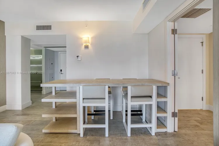 1 Hotel & Homes #945 image #8