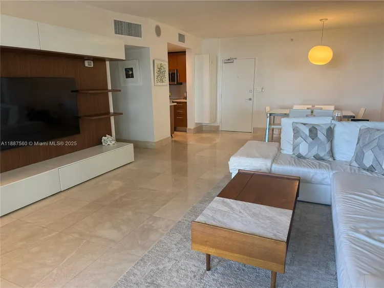 Harbour House #533 image #11