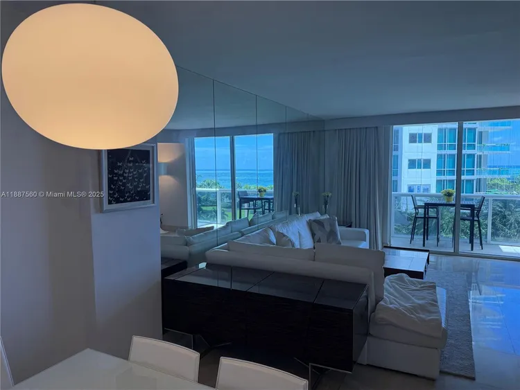 Harbour House #533 image #12