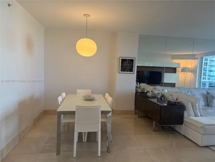 Harbour House #533 image #15