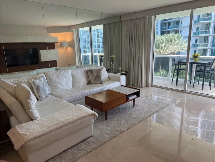 Harbour House #533 image #17