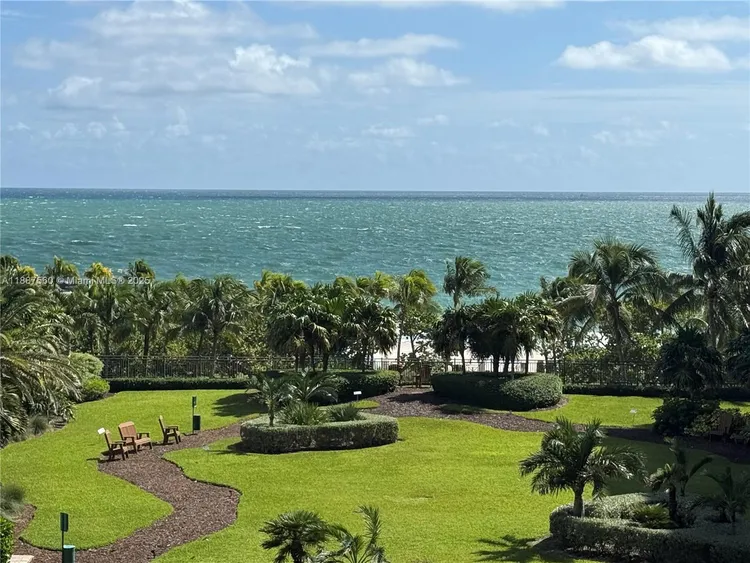 Harbour House #533 image #24