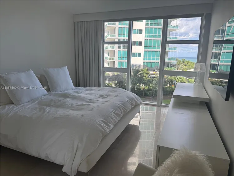 Harbour House #533 image #28