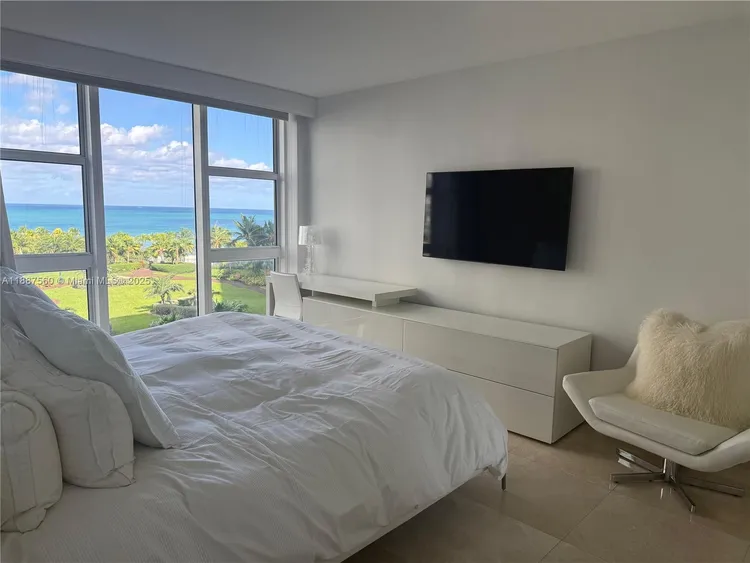 Harbour House #533 image #29