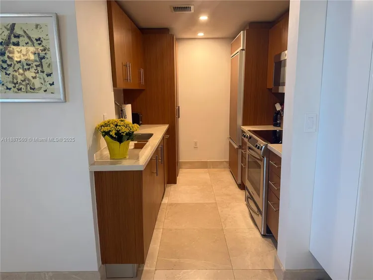 Harbour House #533 image #30