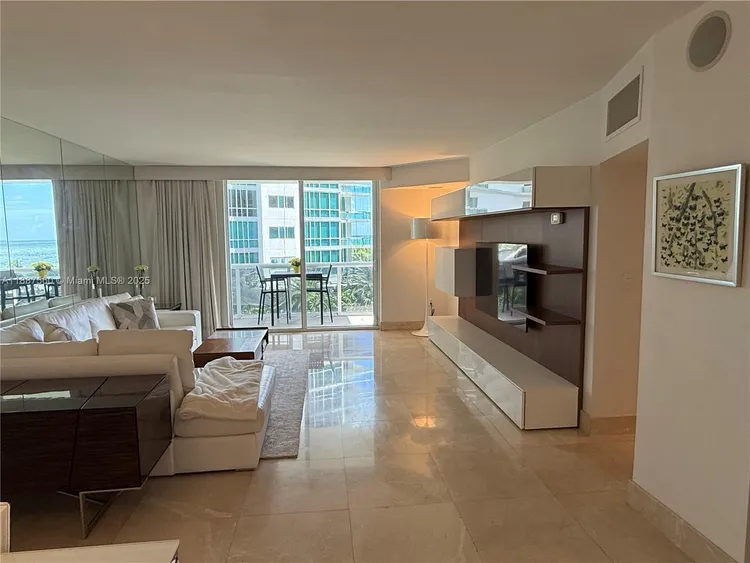 Harbour House #533 image #36