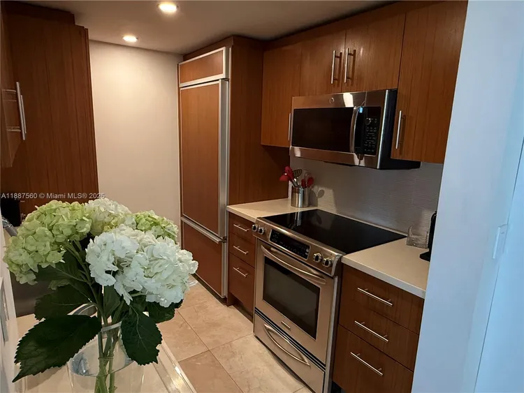 Harbour House #533 image #37