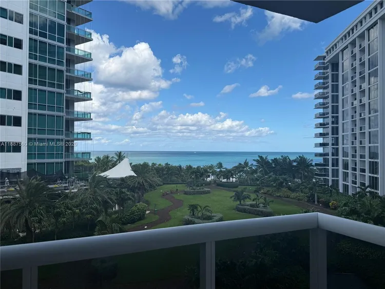 Harbour House #533 image #40