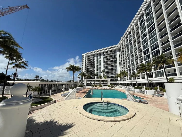 Harbour House #533 image #60