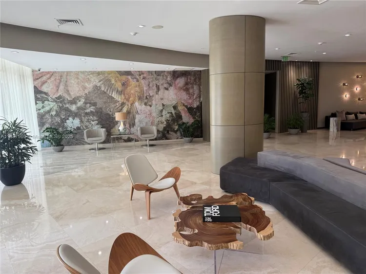 Harbour House #533 image #6