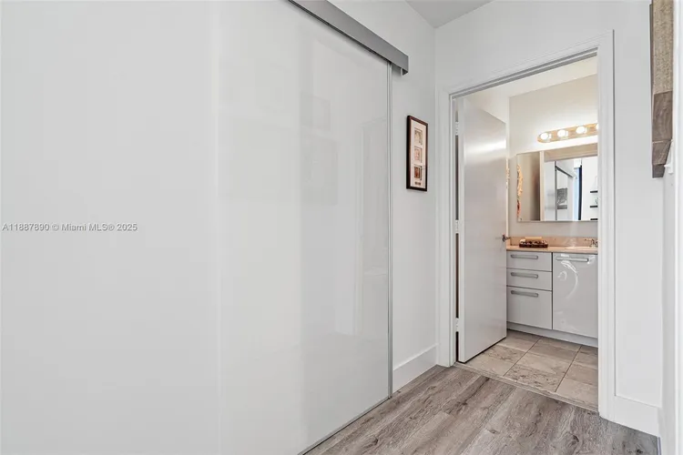 Nordica #1111 image #16