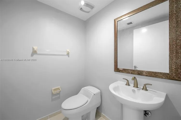 One Fifty One At Biscayne #2009 image #13