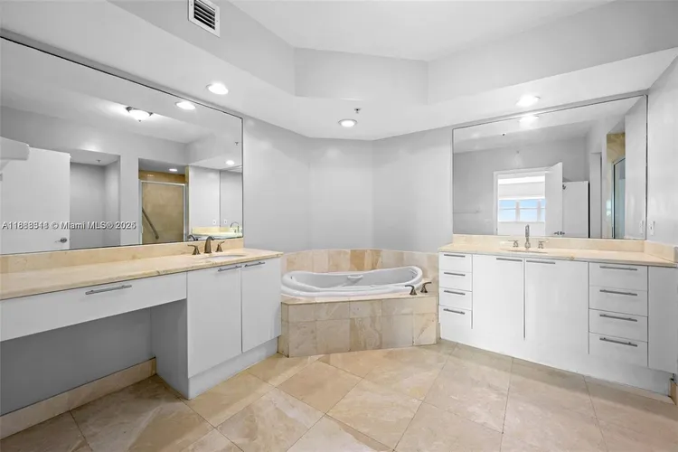 One Fifty One At Biscayne #2009 image #22