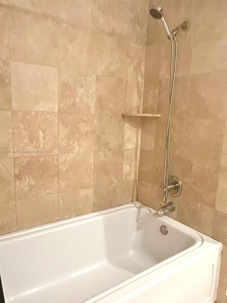 Duo Condo #2404W image #11